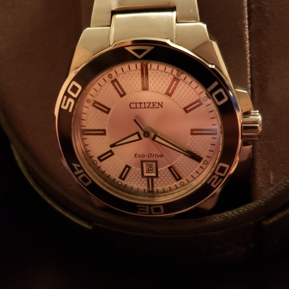 Watch - Picture 2 of 2